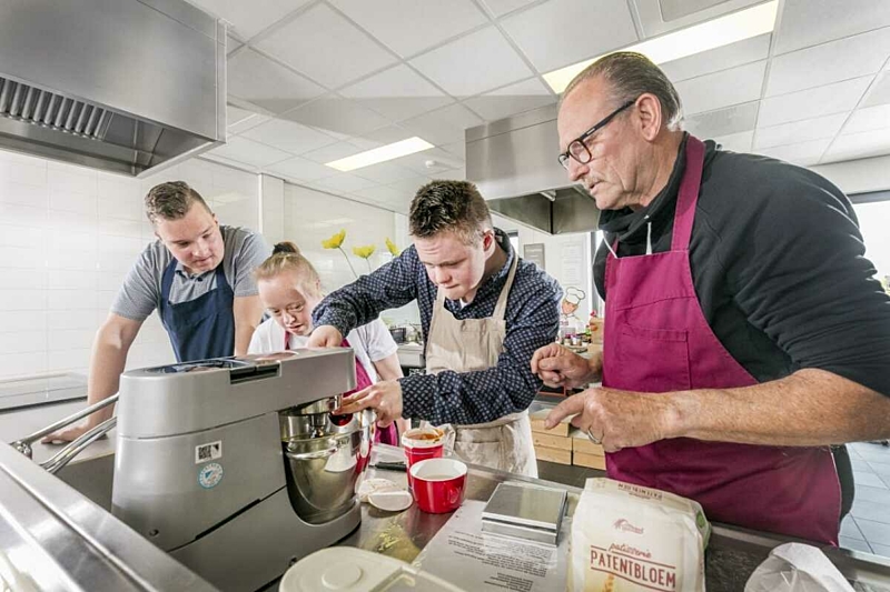 Elver dagbesteding brood bakken