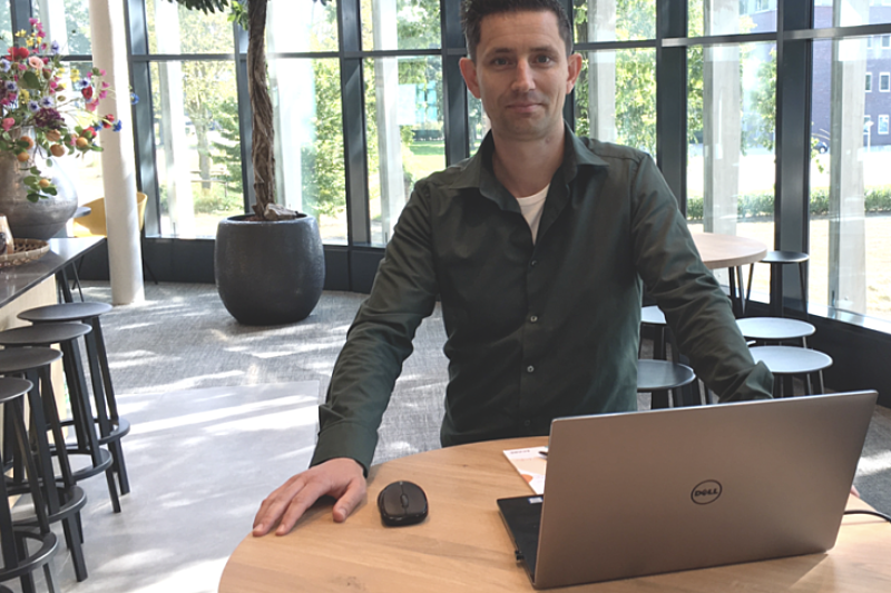 Neem contact op met Dennis